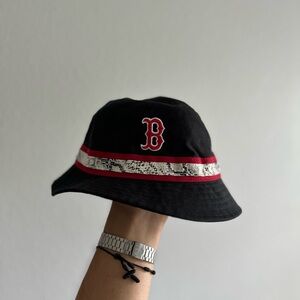 Red socks bucket hat with snakeskin